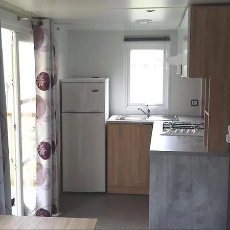 Mobil Confortable Avec Terrasse, 2 - Api-1-52-674 * סן-ז'וליין-אן-בורן