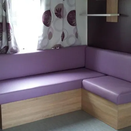 Mobil Confortable Avec Terrasse, 2 - Api-1-52-674 * סן-ז'וליין-אן-בורן